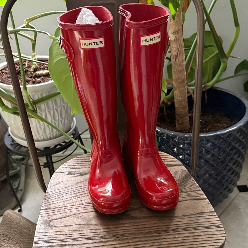 Hunter Girls Glossy Red Tall Boots Size 5